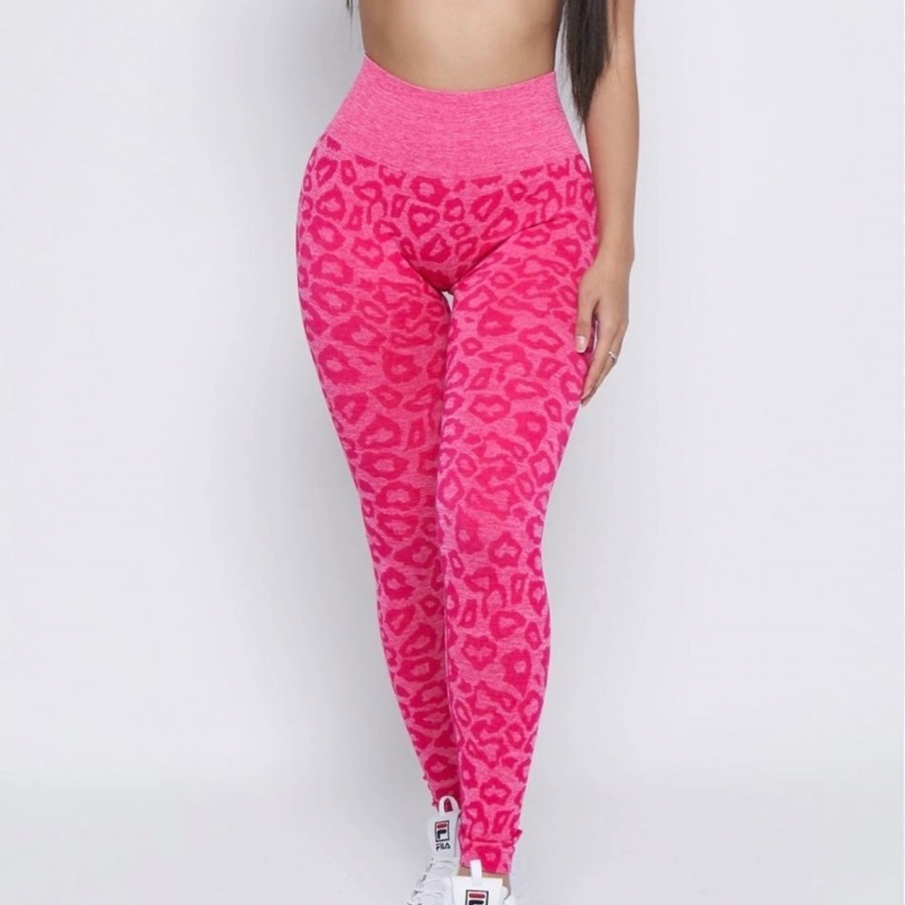 Hot pink leopard leggings